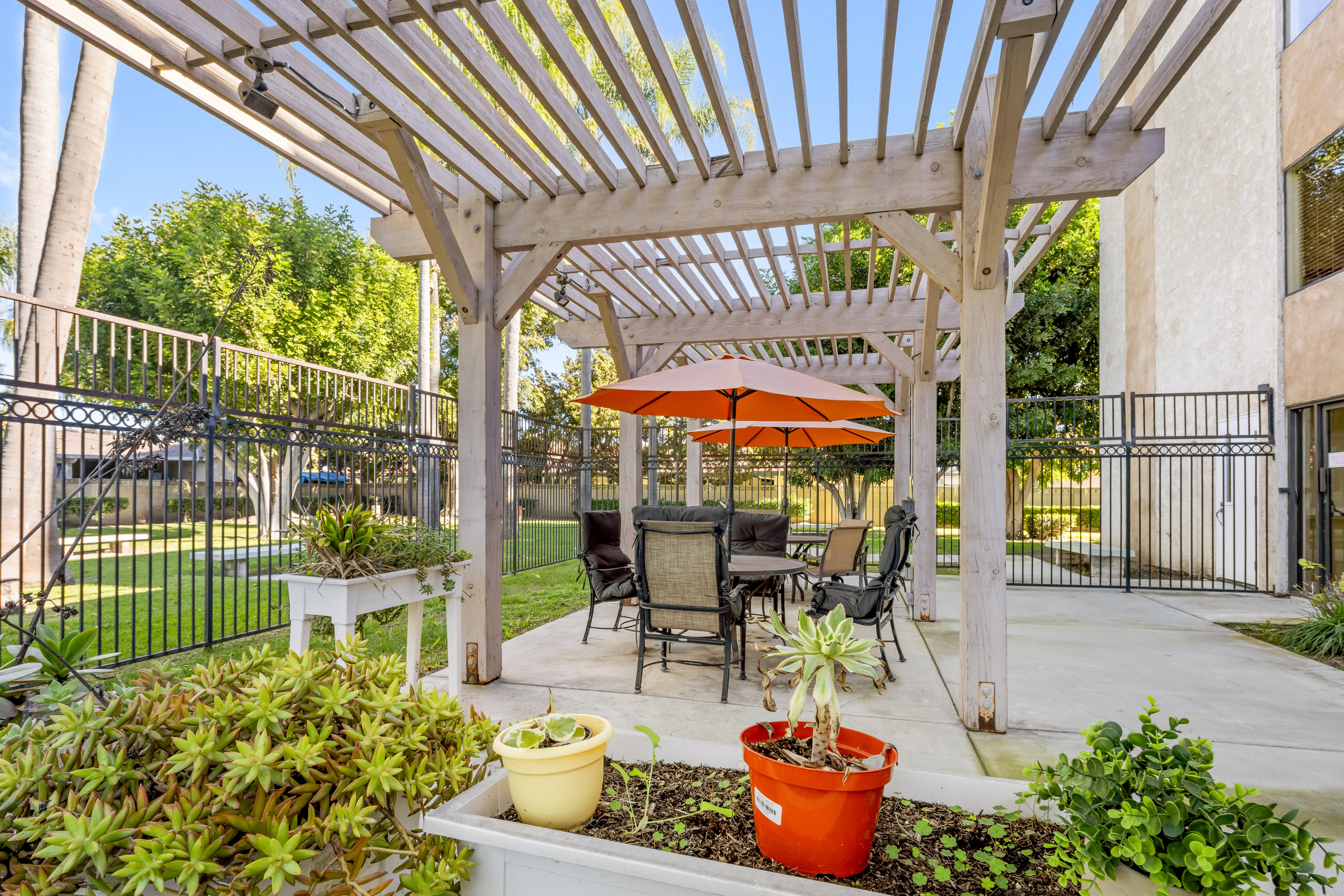 Marbella_Anaheim_Outdoor_Common_Area_20